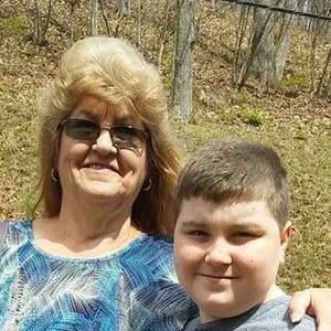 Meet your Posher, Lois